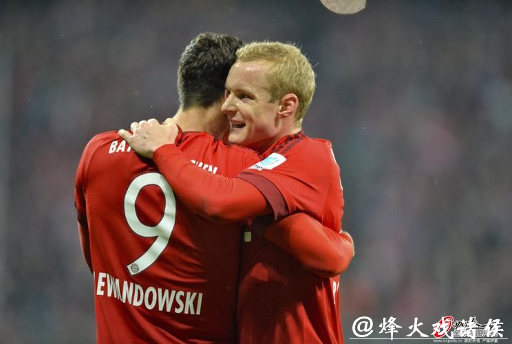 德甲-莱万传射穆勒蒂亚戈连场破门 拜仁5-0大胜