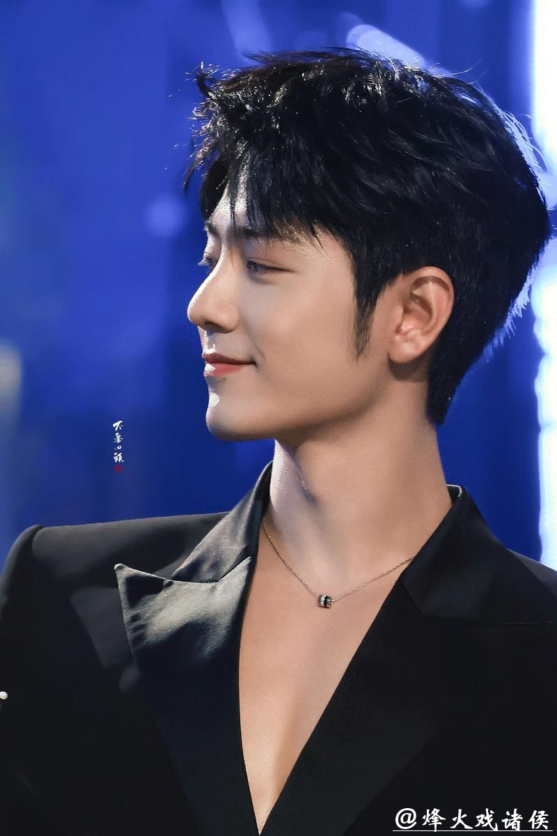 肖战压轴亮相视听盛典!周正帅气获官方全肯定,顶级号召力再认证 肖战压轴亮相视听盛典!周正帅气获官方全肯定,顶级号召力再认证